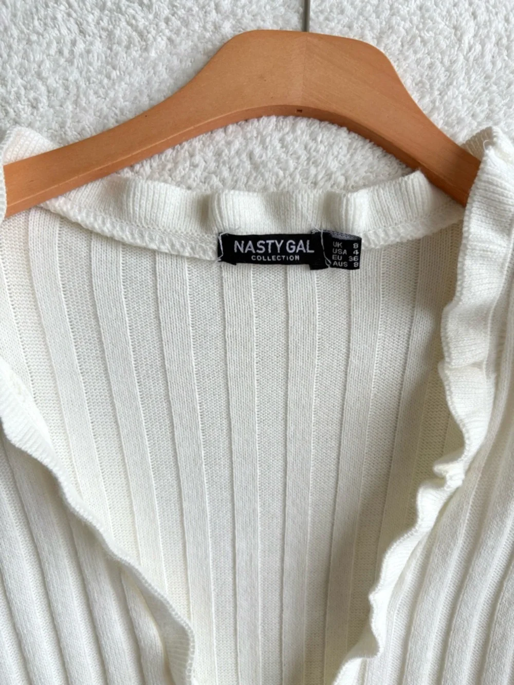 NASTY GAL Ruffle Cardigan - Picture 2 of 4